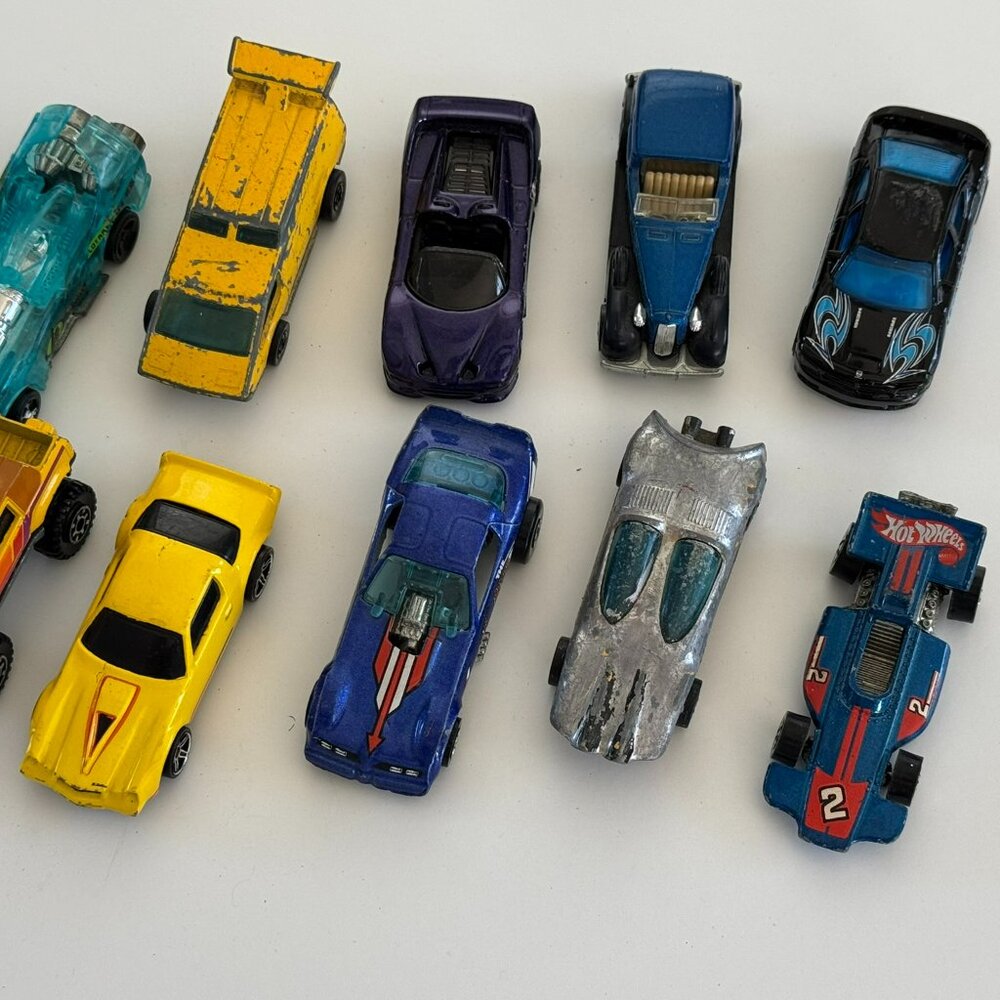 Lot 014 – Hot Wheels/Small Toys.